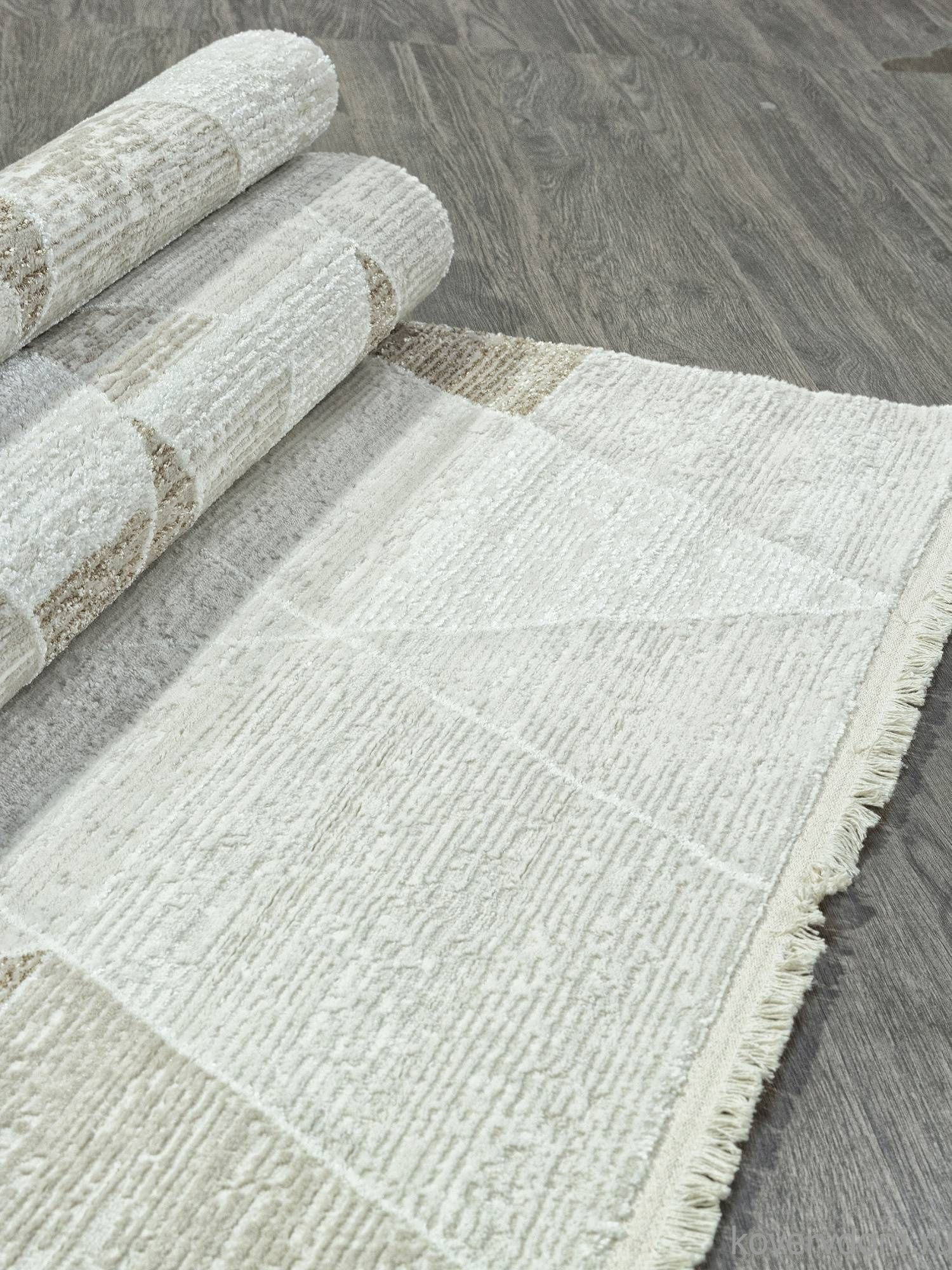 Ковер RUBI 26224C L.BEIGE / CREAM